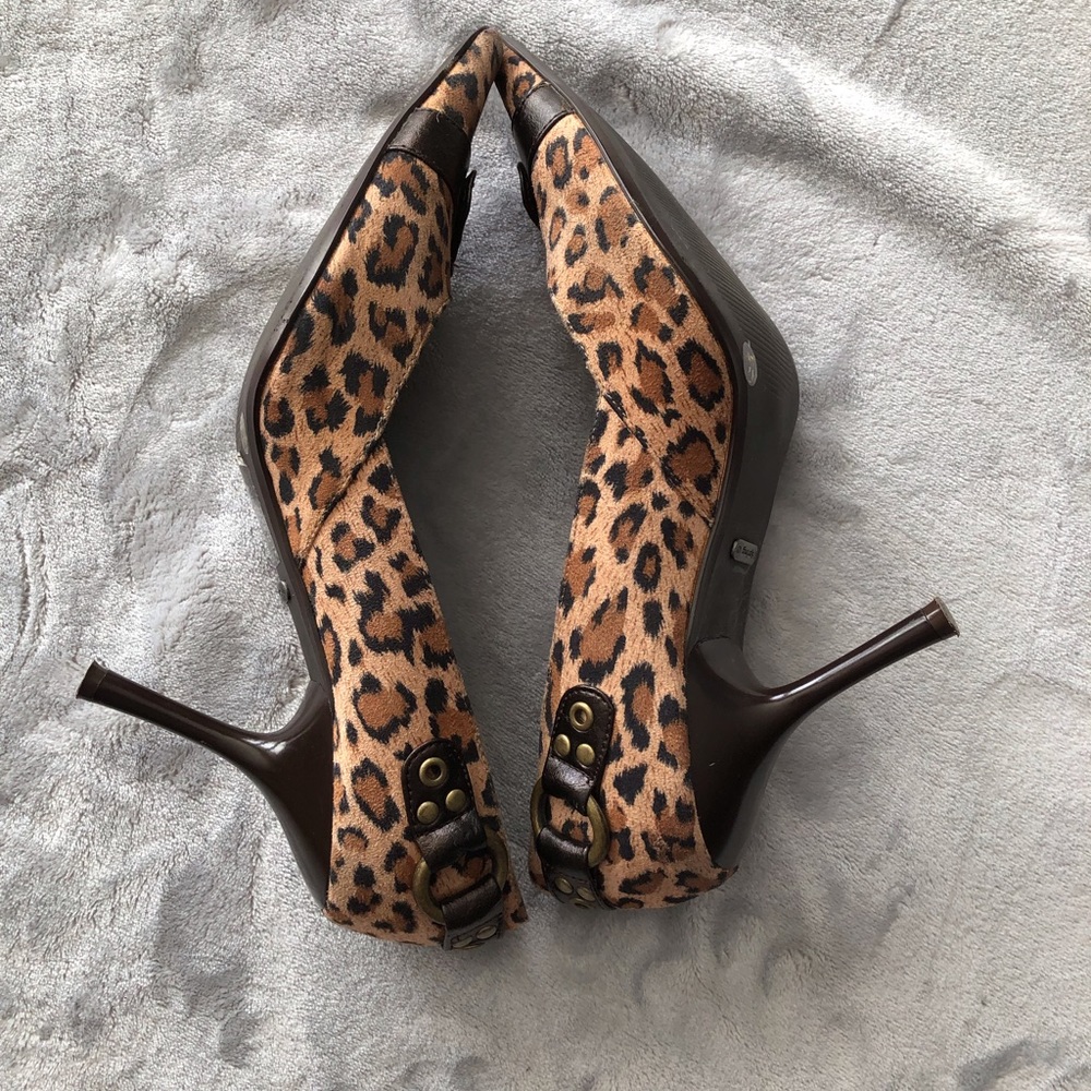 Shoes - Picture 2 of 3